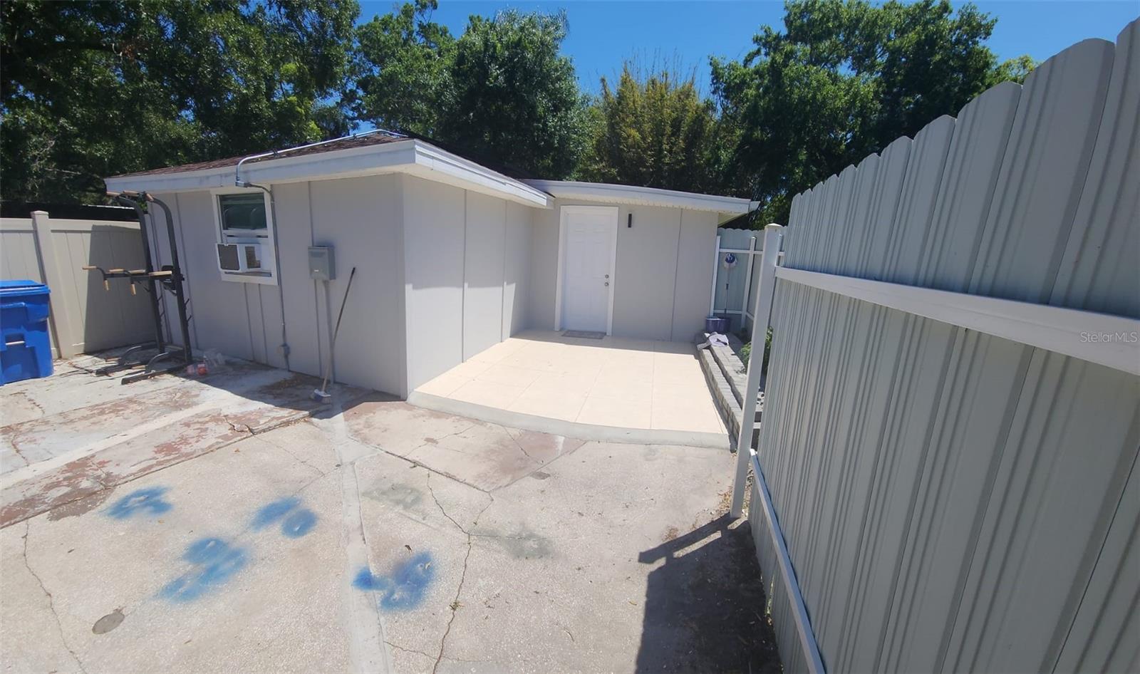 6809 N GUNLOCK AVENUE