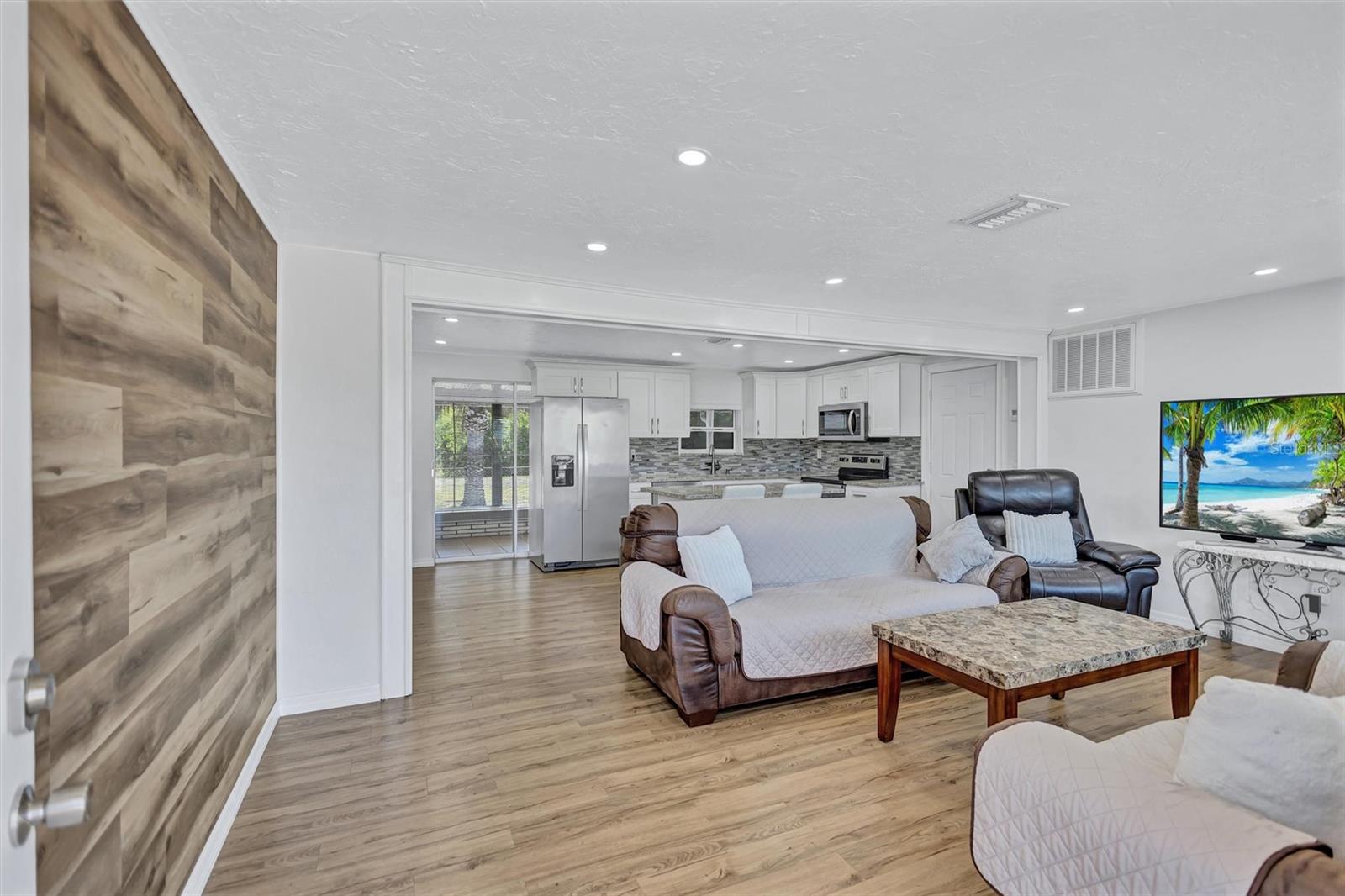 BEACON SQUARE - Residential