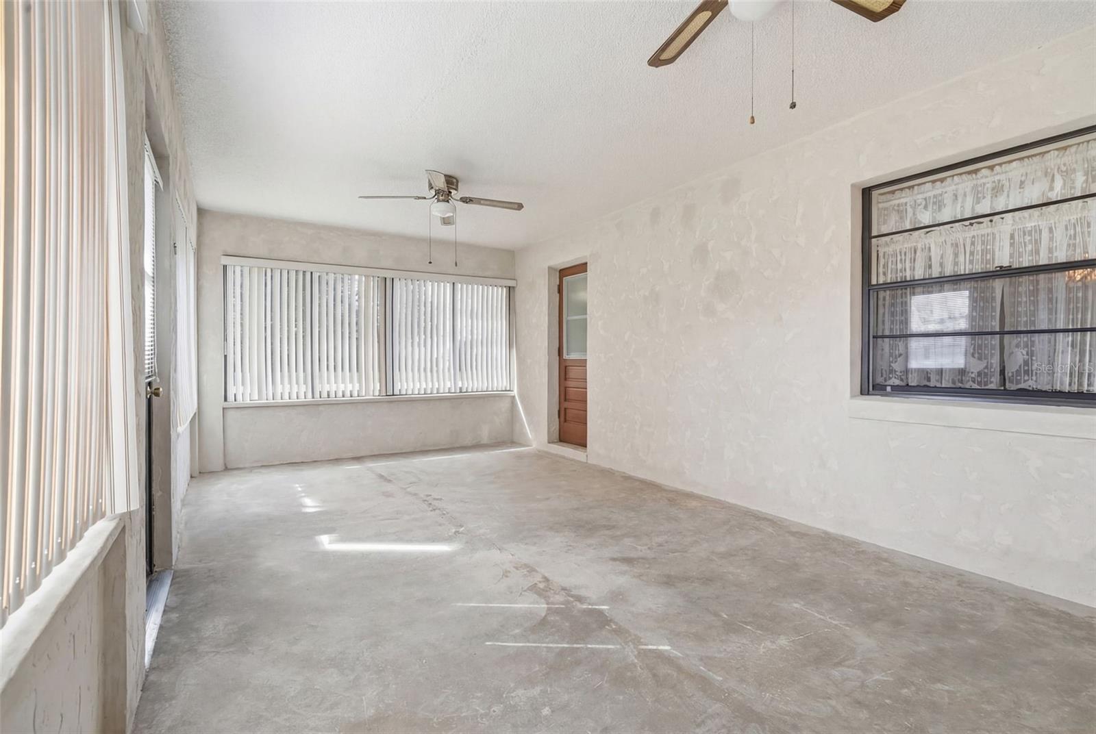 DELTONA LAKES UNIT 03 - Residential