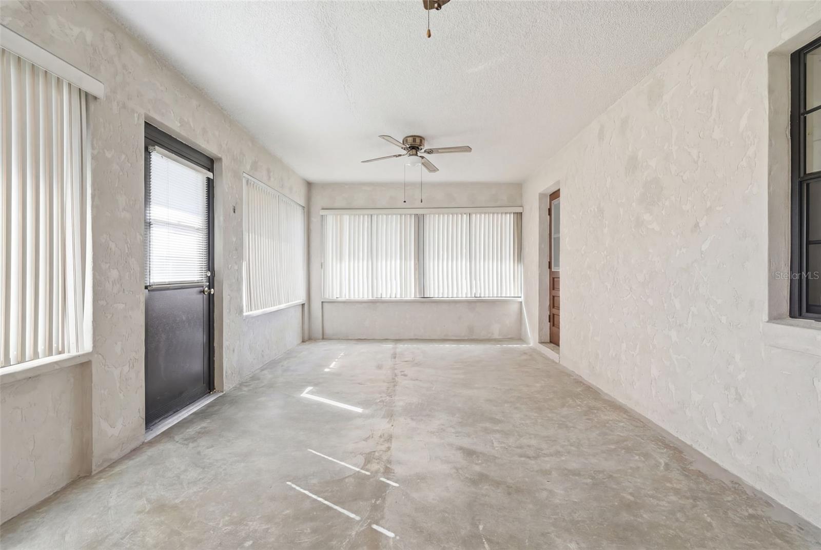 DELTONA LAKES UNIT 03 - Residential