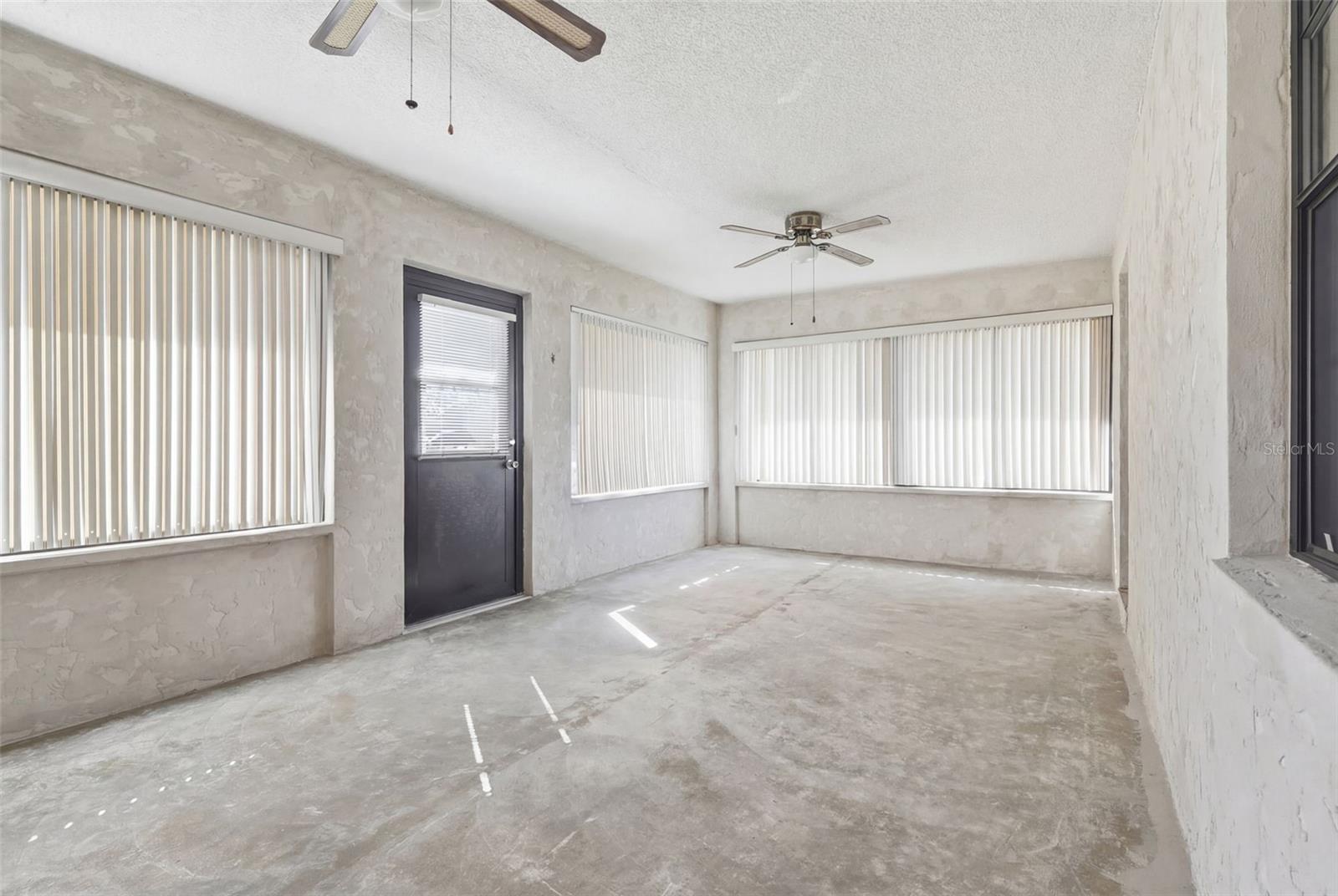 DELTONA LAKES UNIT 03 - Residential