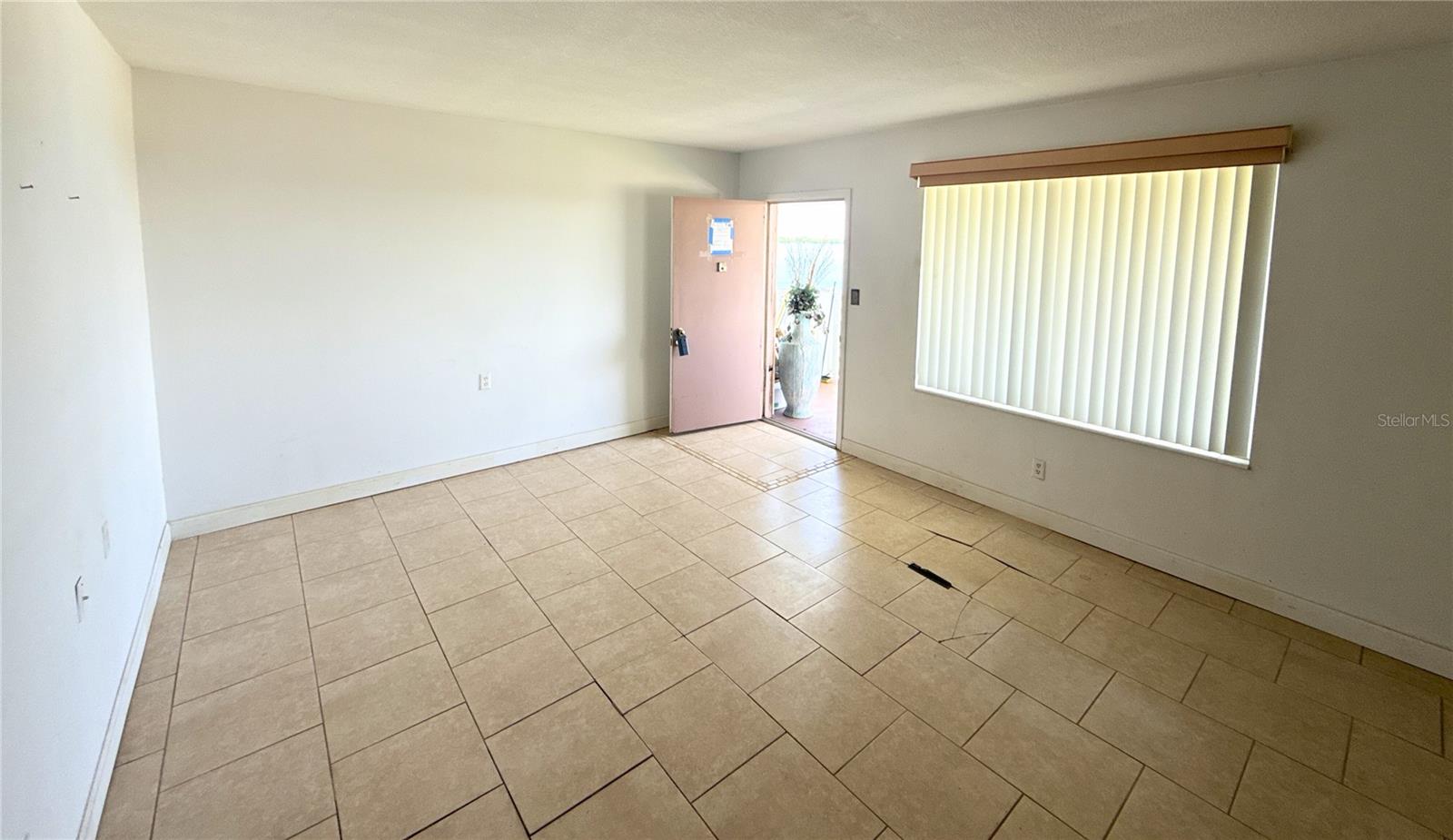 765 JOHN RINGLING BOULEVARD 32