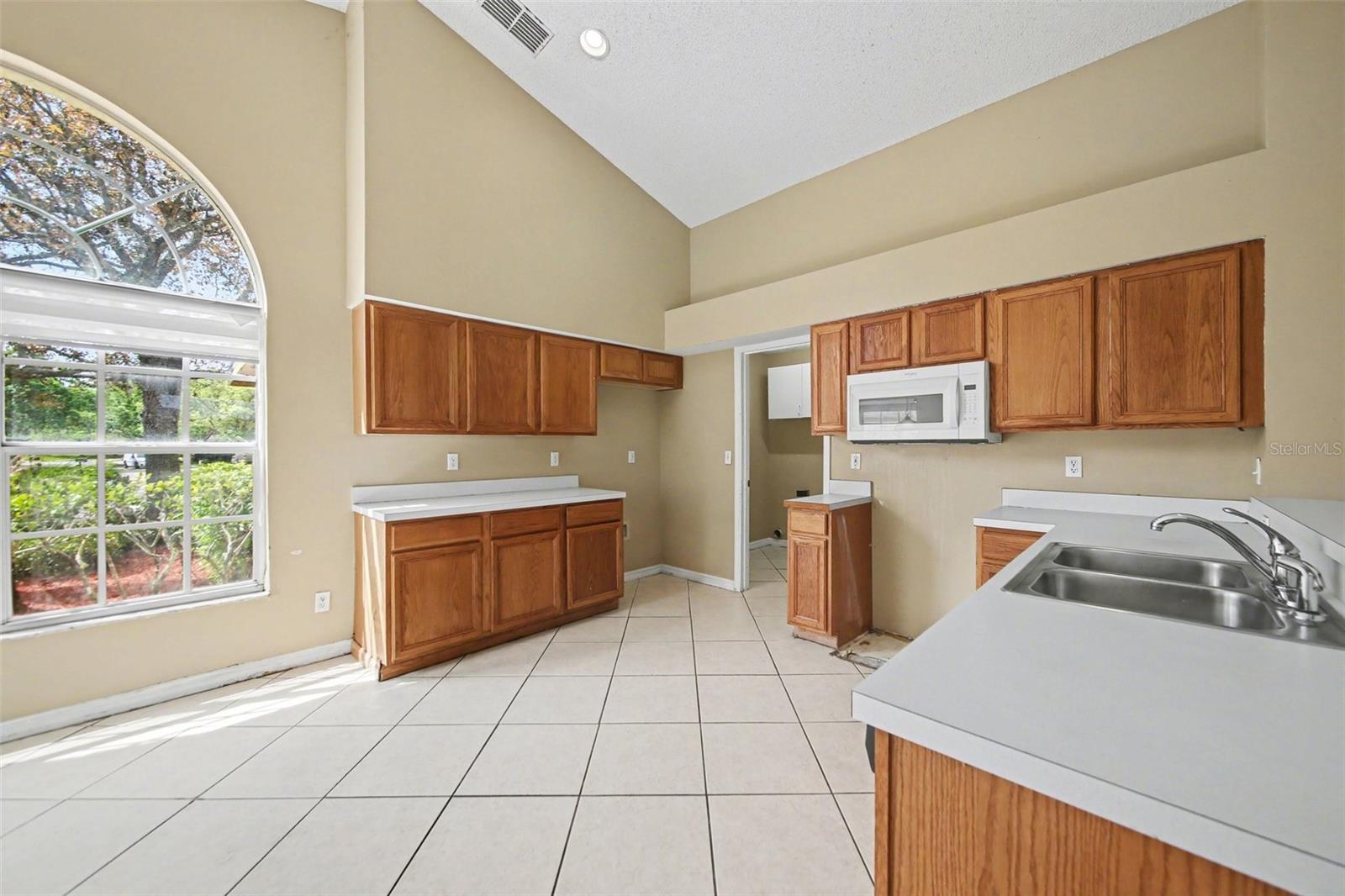 2238 HOLLY RIDGE DRIVE