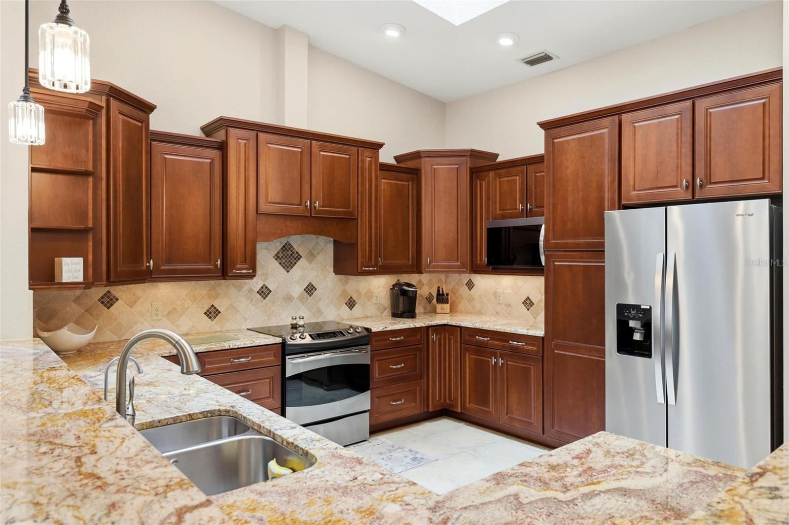 ISLES COVE PH 10 - Residential