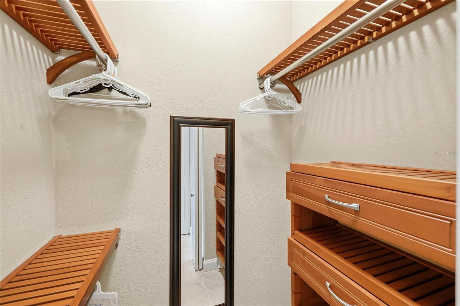 ISLES COVE PH 10 - Residential