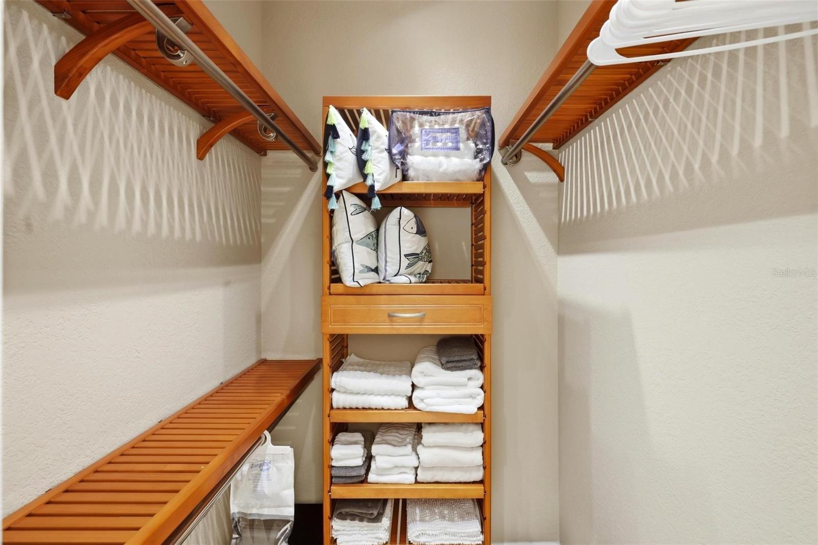 ISLES COVE PH 10 - Residential