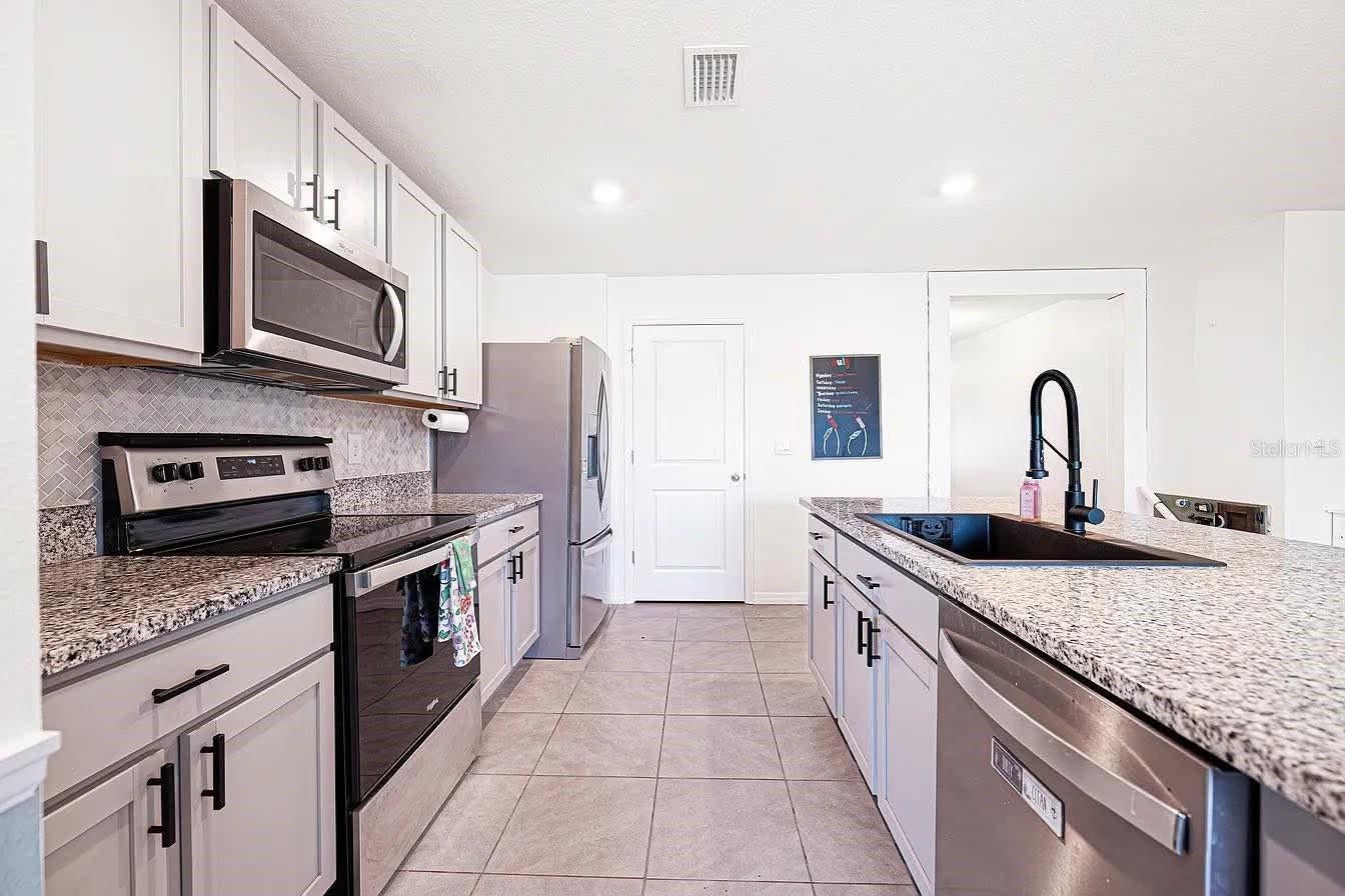 8574 TRIUMPH CIRCLE