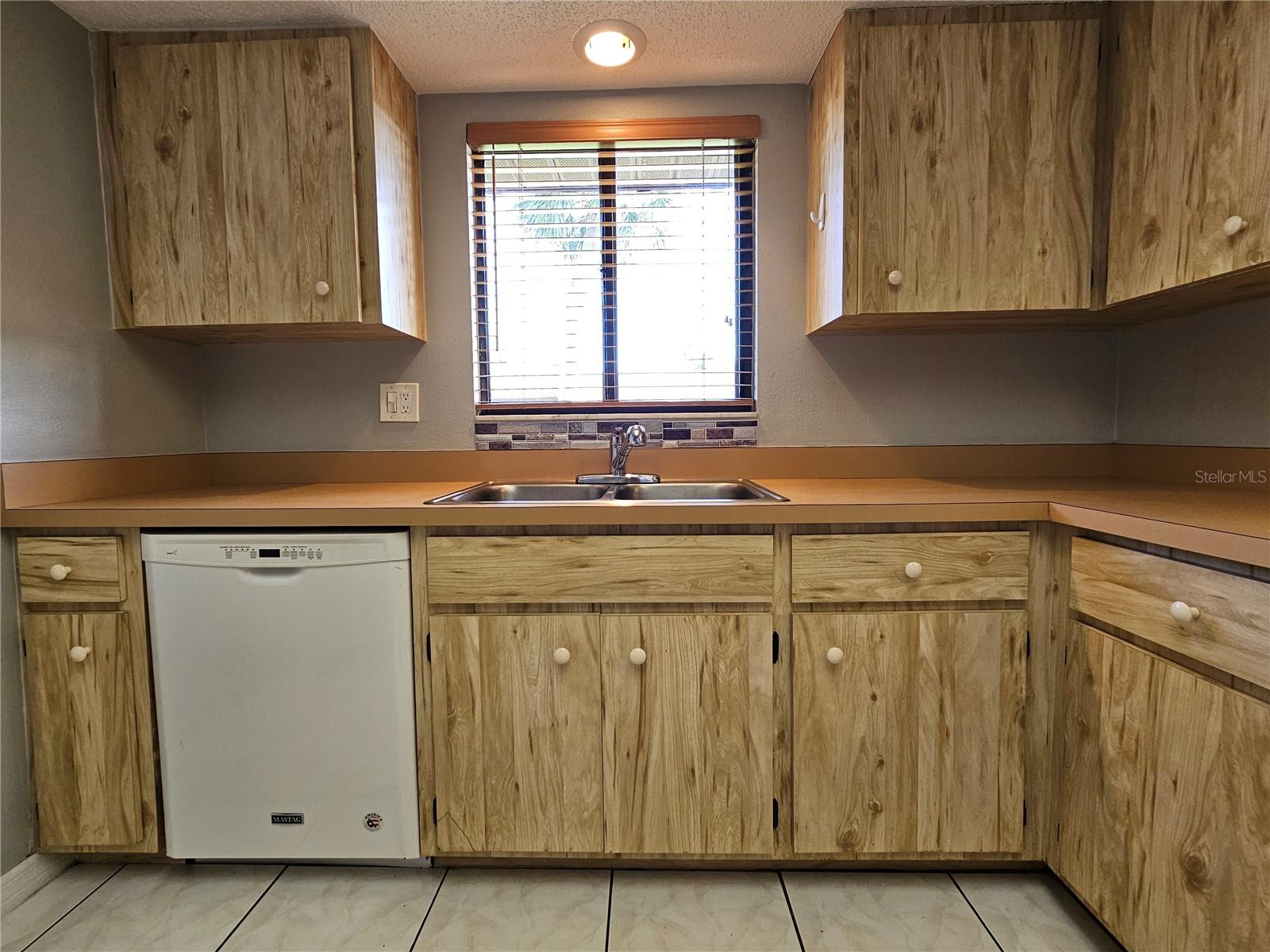 501 ALBEE FARM ROAD V12