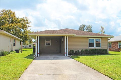 A home in LAKELAND