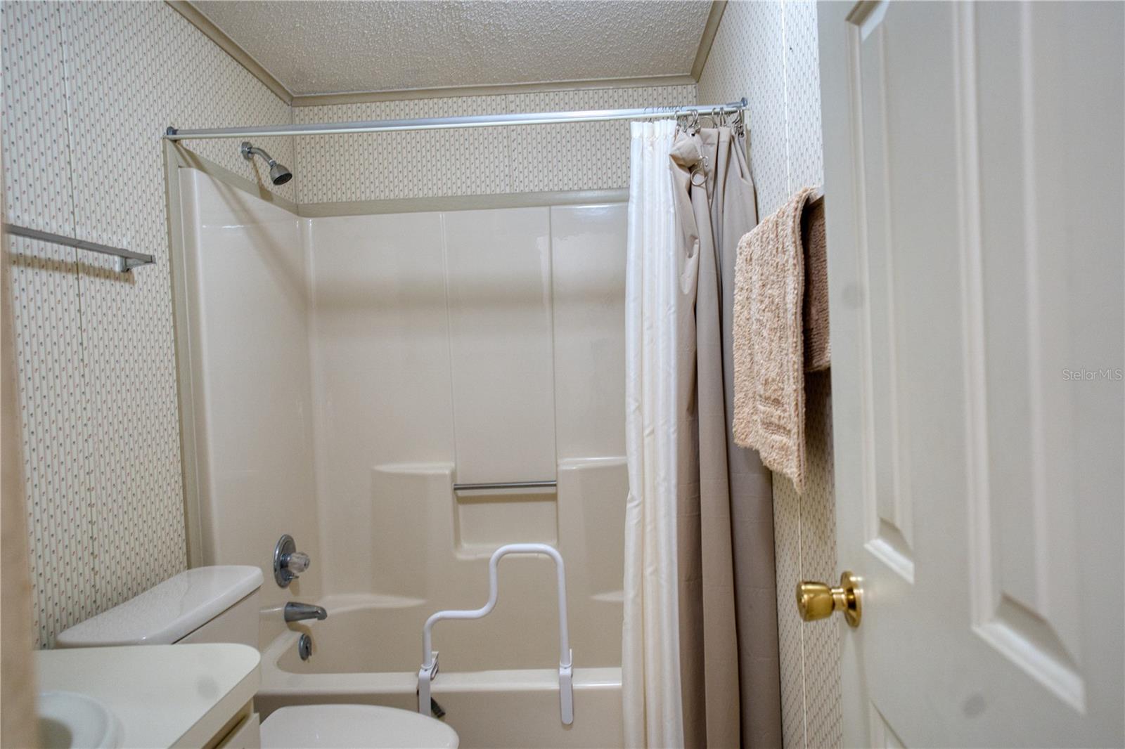 LADY LAKE ORANGE BLOSSOM GARDENS UNIT 08 - Residential