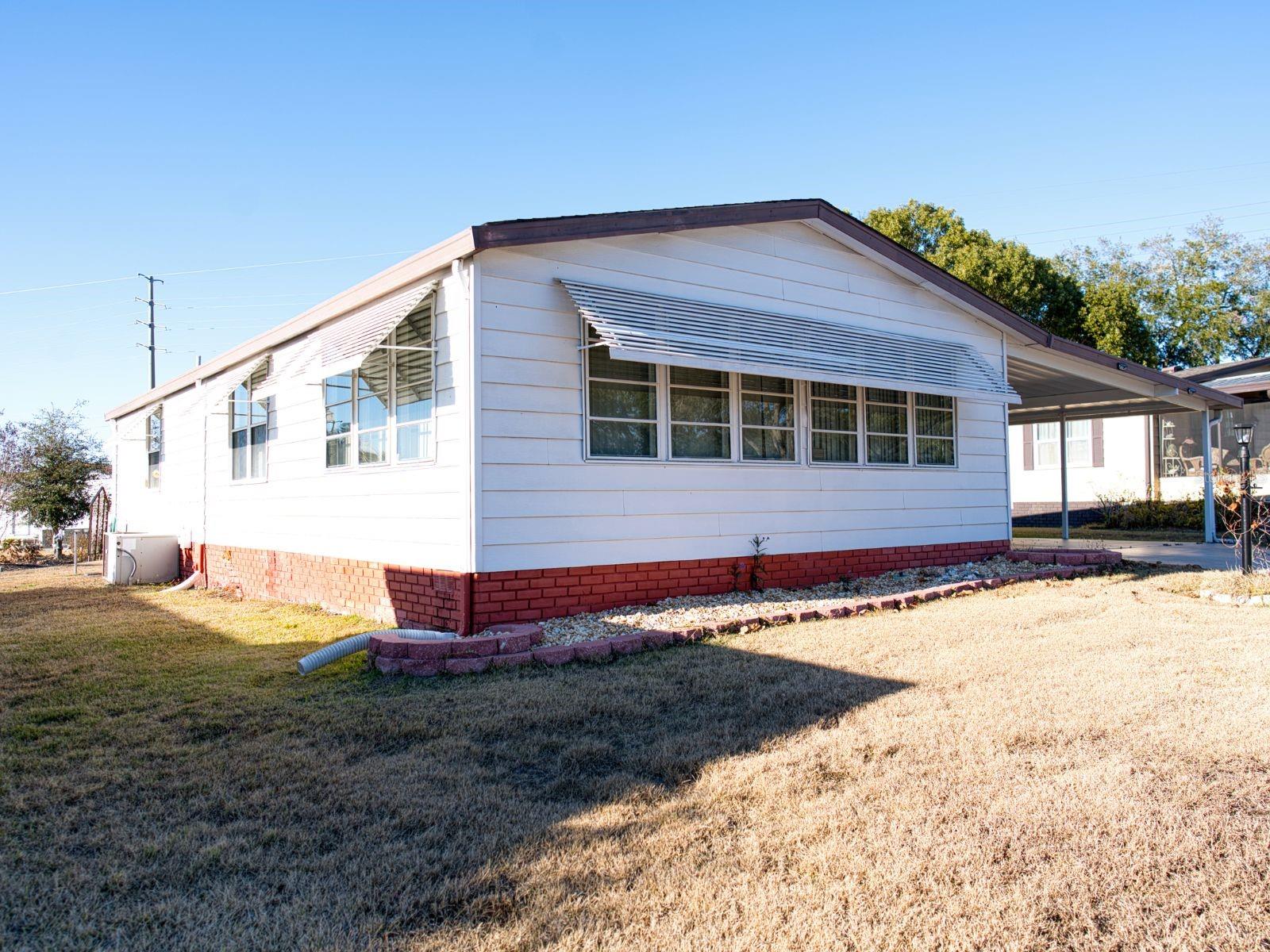 LADY LAKE ORANGE BLOSSOM GARDENS UNIT 08 - Residential