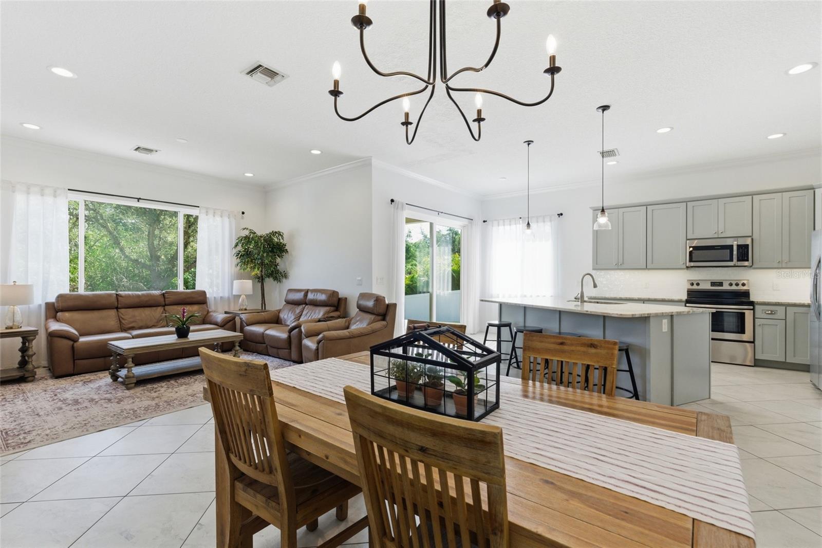 SOUTH VENICE - Residential