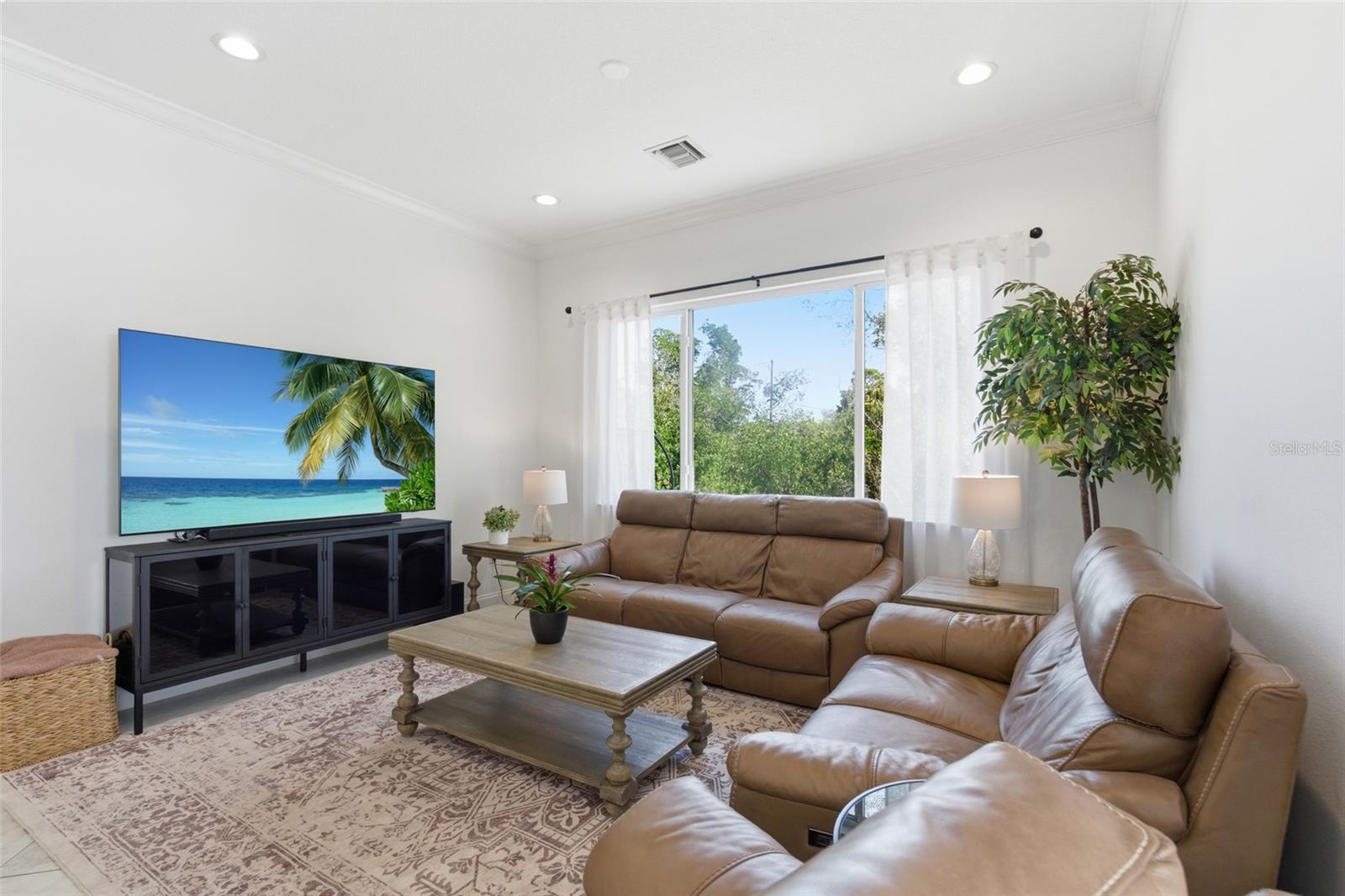 SOUTH VENICE - Residential