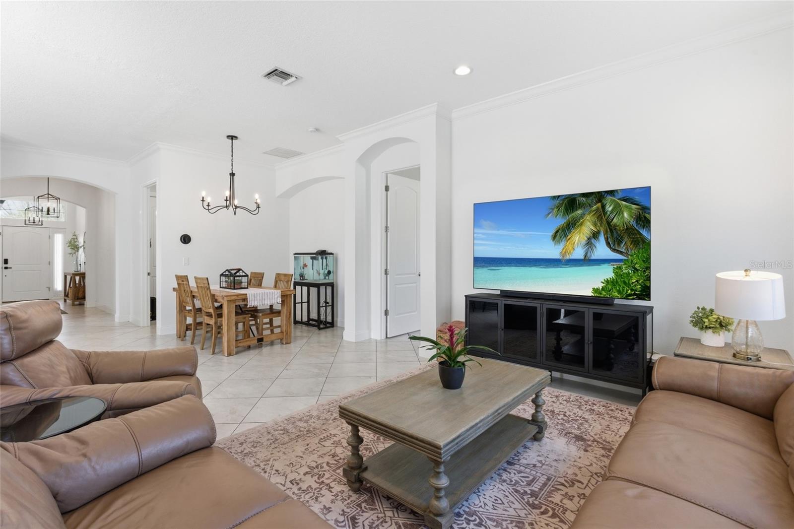 SOUTH VENICE - Residential