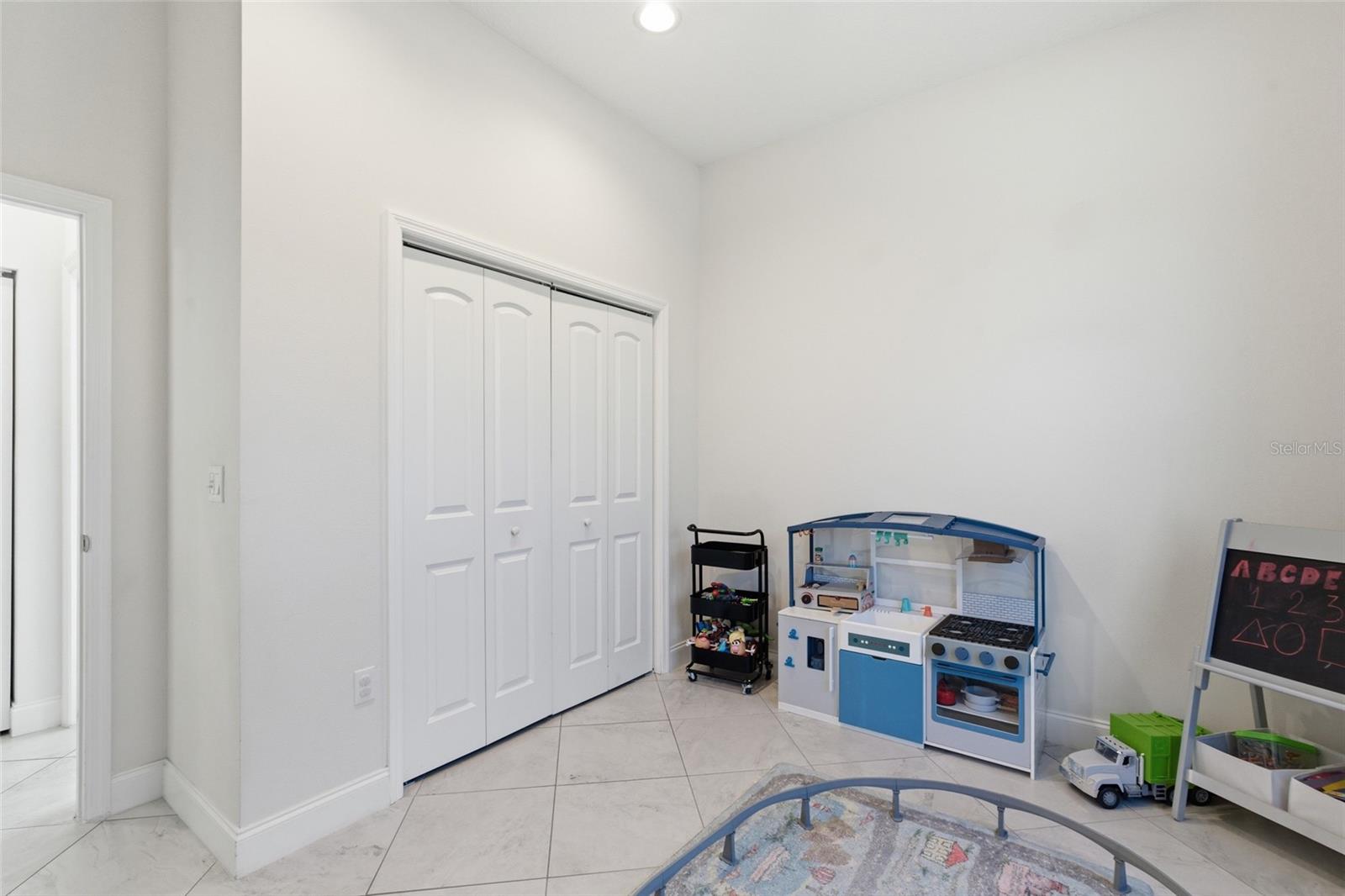 SOUTH VENICE - Residential