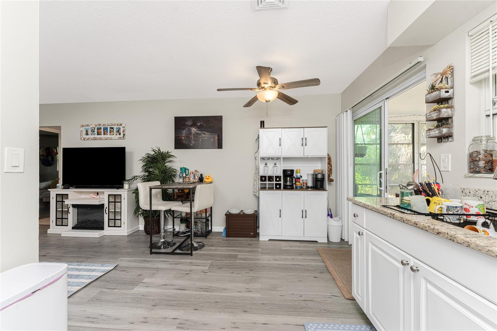 VENICE COUNTRY CLUB ESTATES RESUB - Residential Income