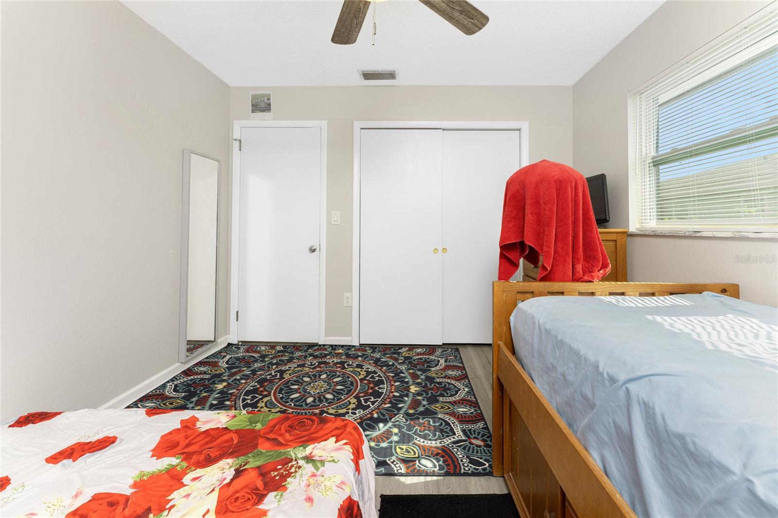 VENICE COUNTRY CLUB ESTATES RESUB - Residential Income