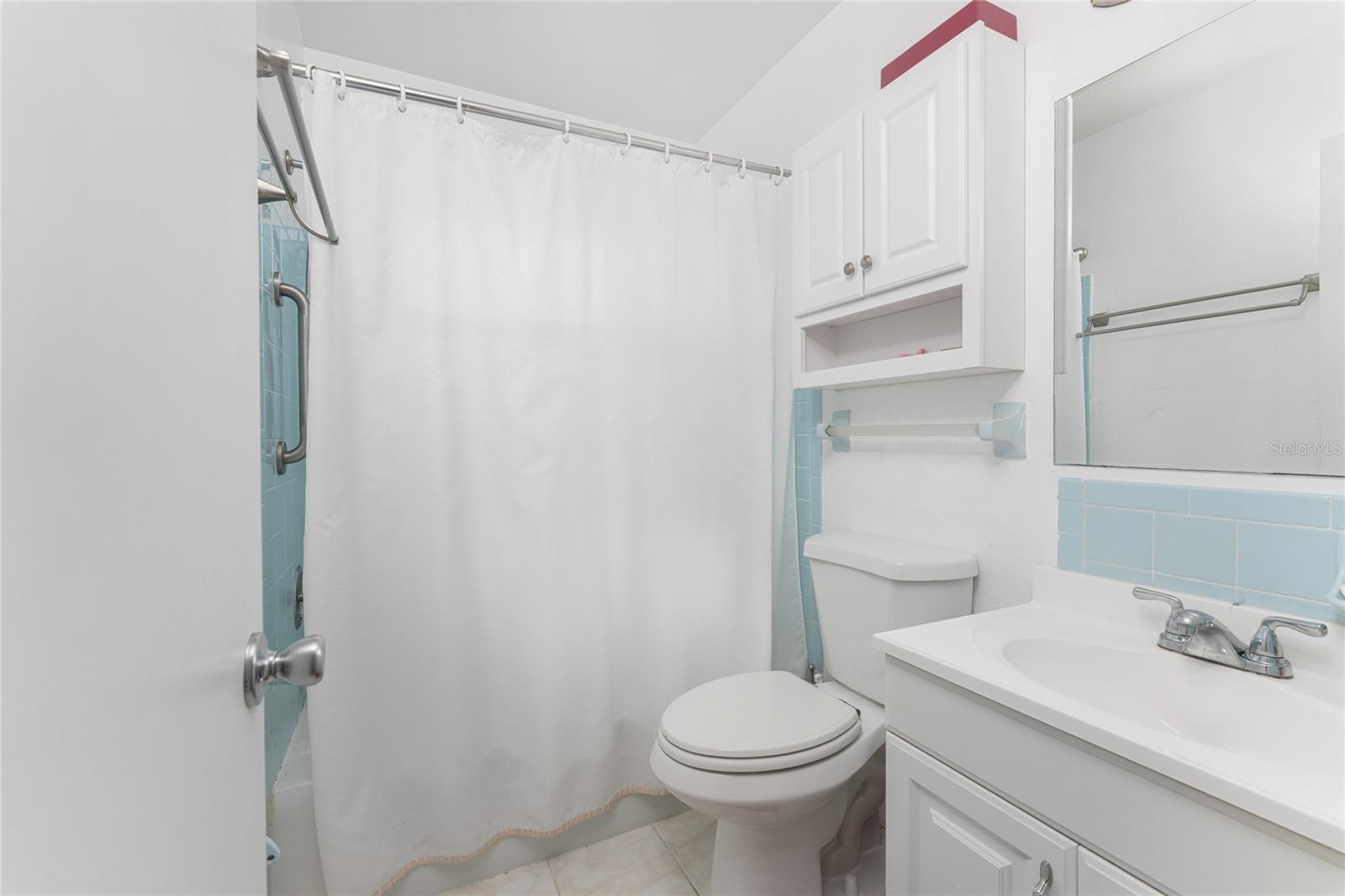 VENICE COUNTRY CLUB ESTATES RESUB - Residential Income