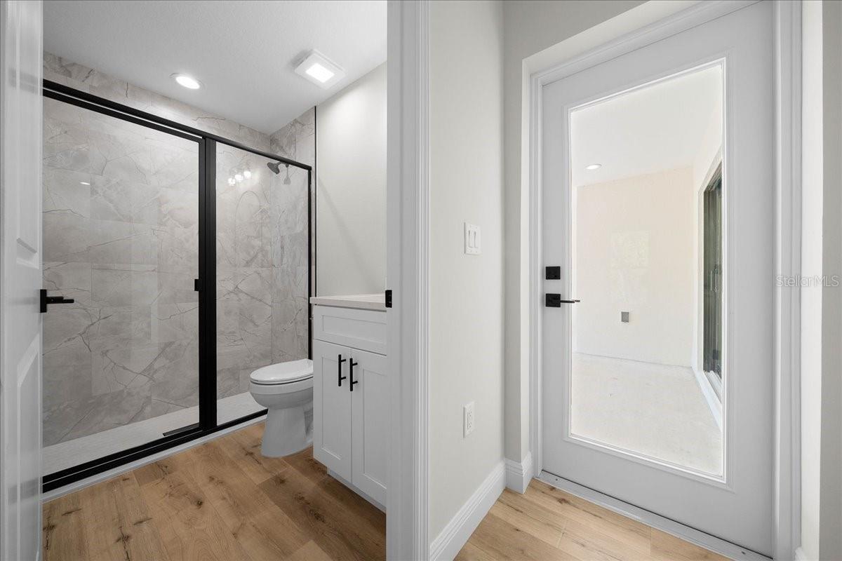 ROLLING HILLS - Residential