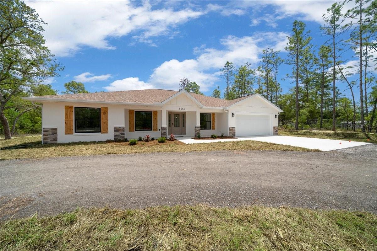 ROLLING HILLS - Residential