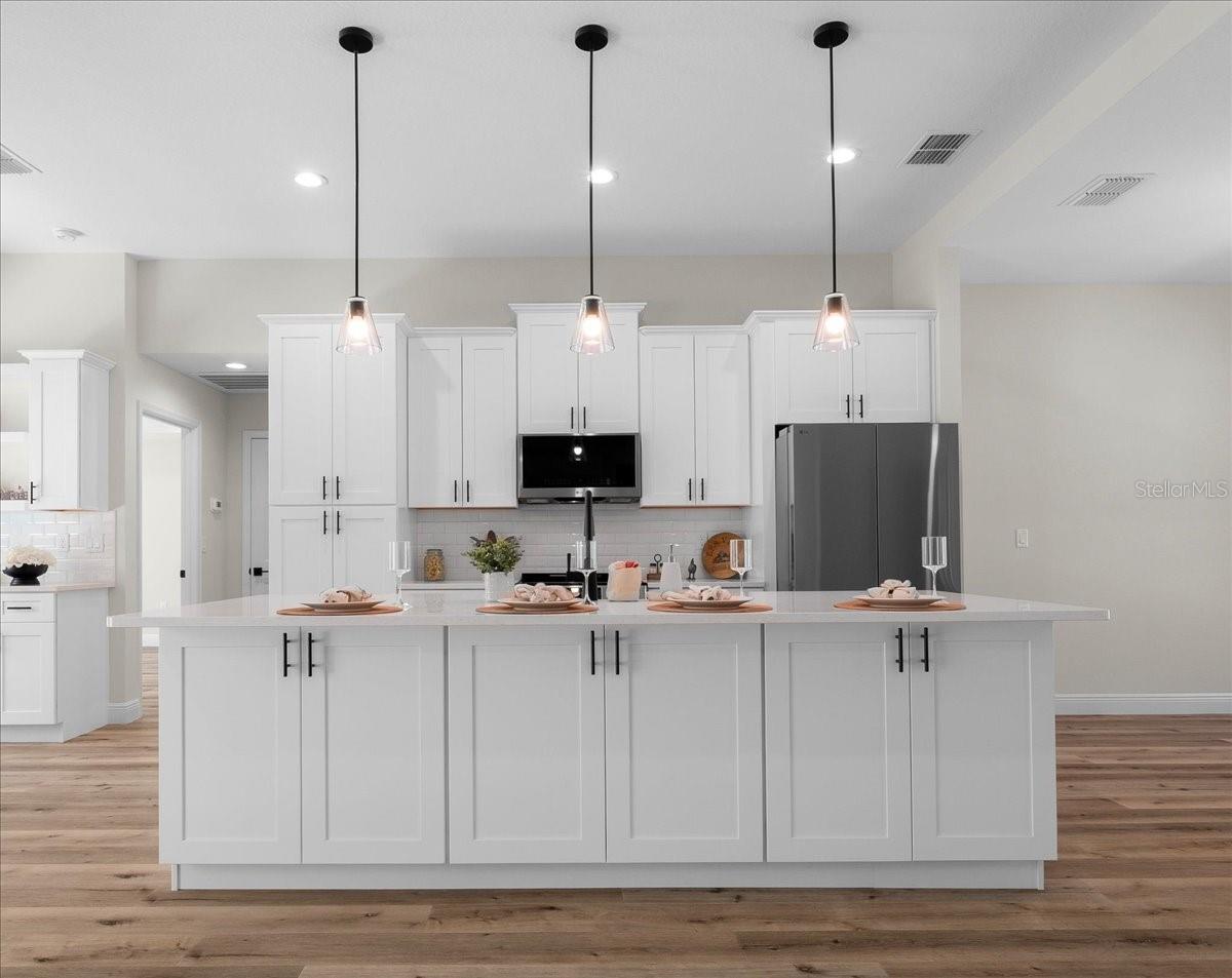 ROLLING HILLS - Residential