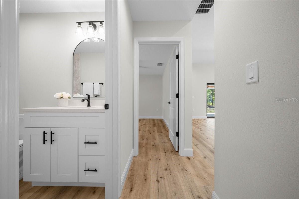 ROLLING HILLS - Residential