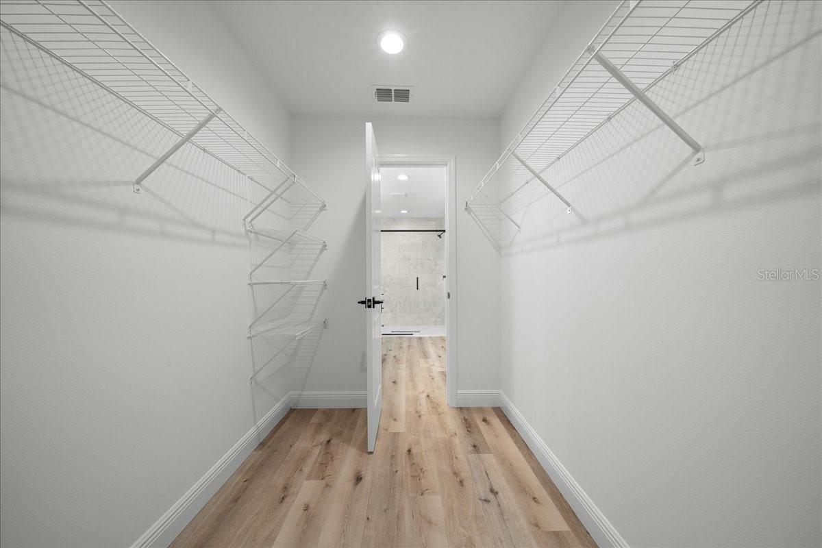 ROLLING HILLS - Residential