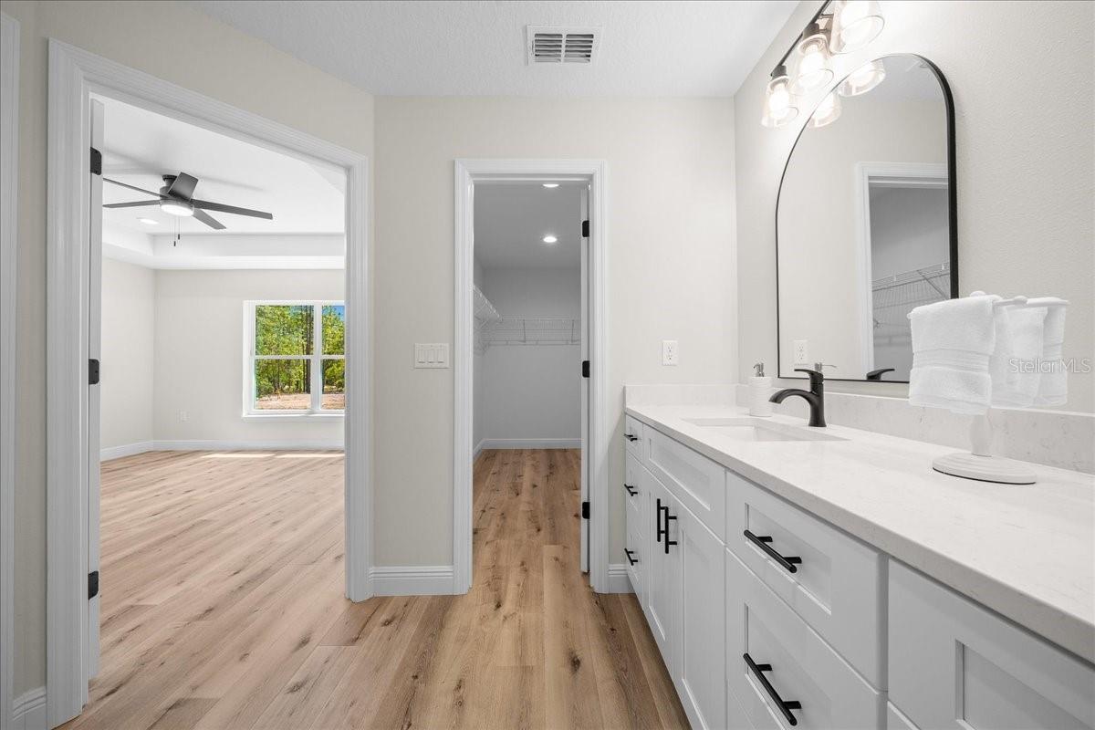 ROLLING HILLS - Residential