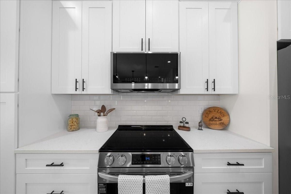 ROLLING HILLS - Residential