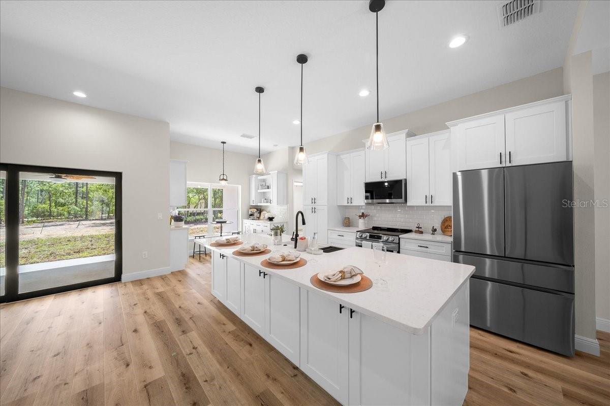 ROLLING HILLS - Residential