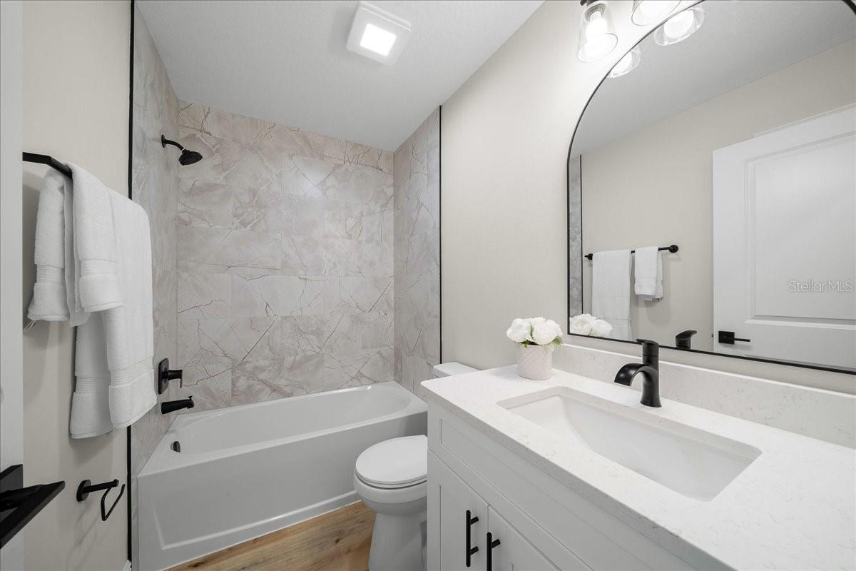 ROLLING HILLS - Residential