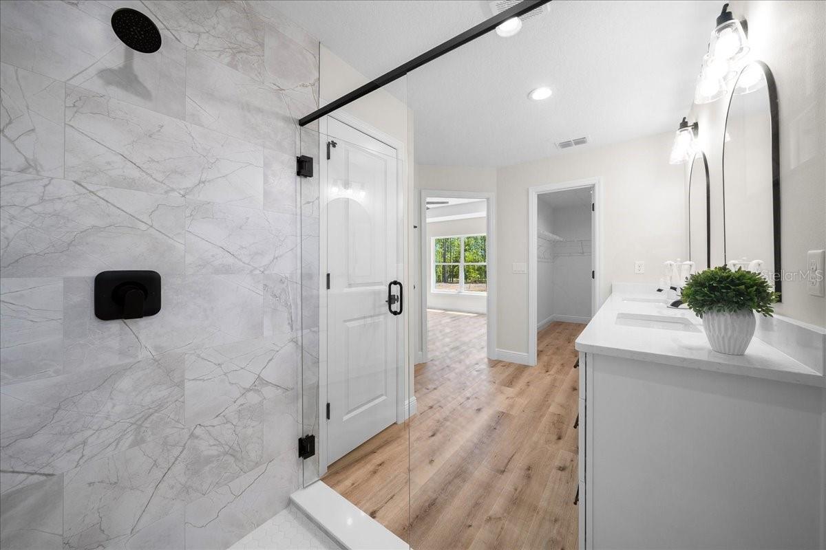 ROLLING HILLS - Residential