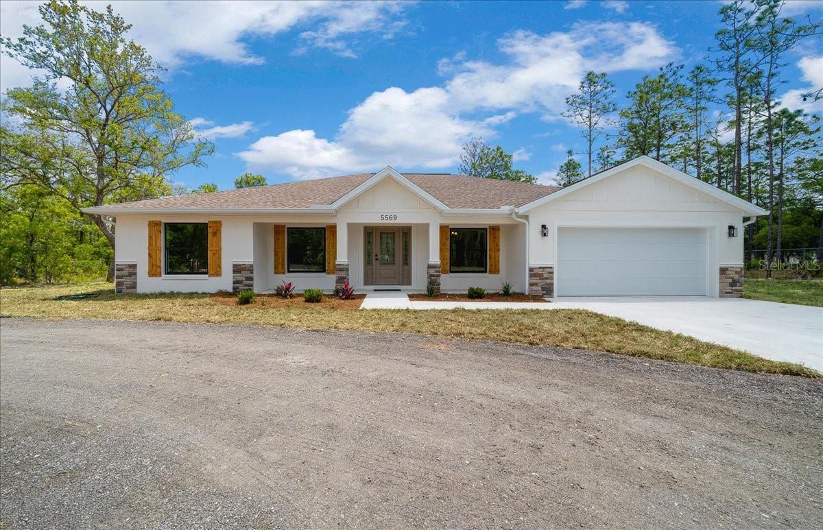 ROLLING HILLS - Residential