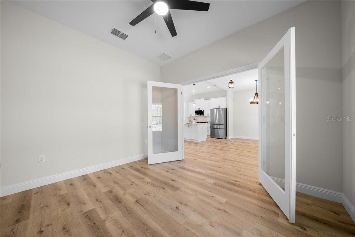 ROLLING HILLS - Residential