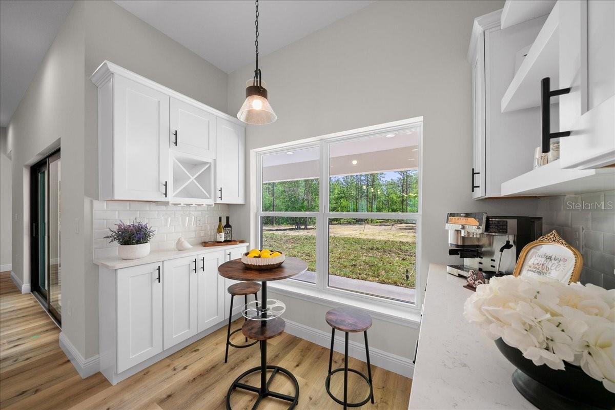 ROLLING HILLS - Residential