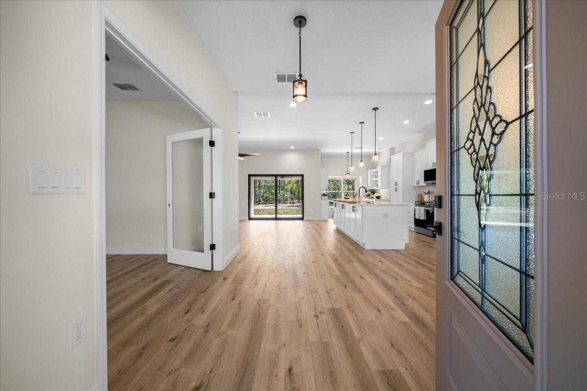 ROLLING HILLS - Residential