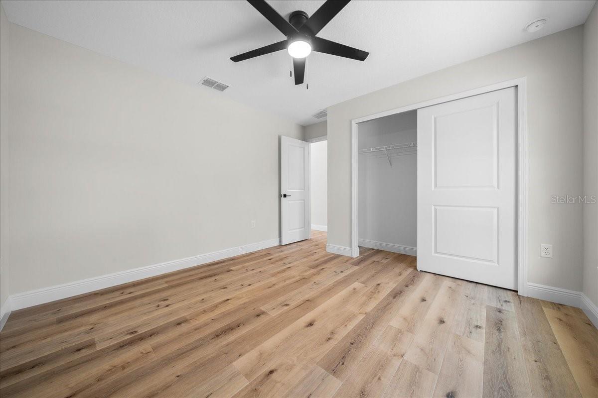 ROLLING HILLS - Residential