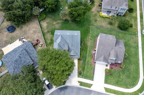 A home in EUSTIS