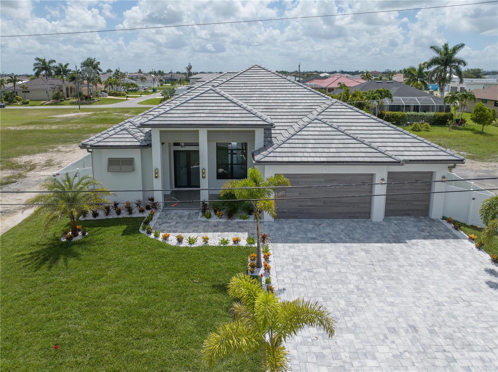 CAPE CORAL - Residential