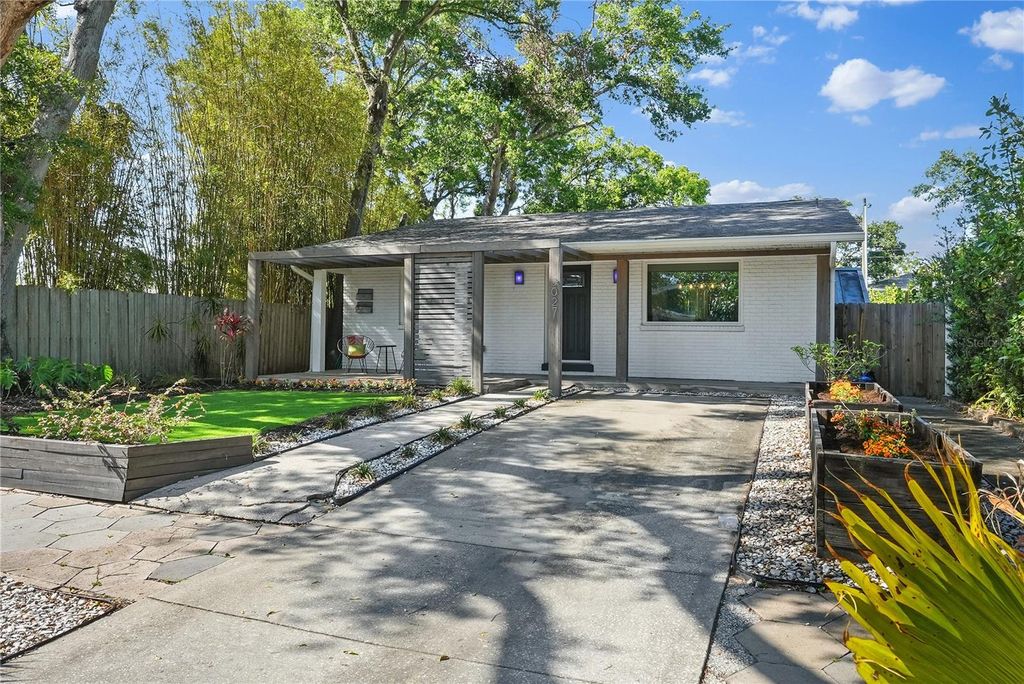 Photo of 3027 Burlington Avenue N, St Petersburg, FL 33713 (MLS # TB8503955)