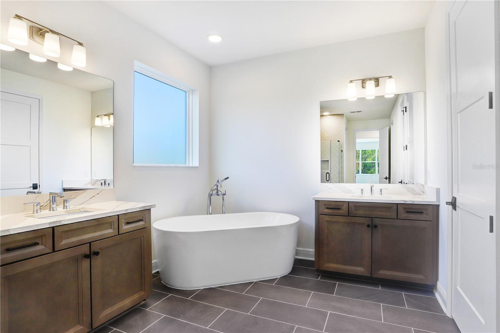 TWO RIVERS PCL B3 - Residential