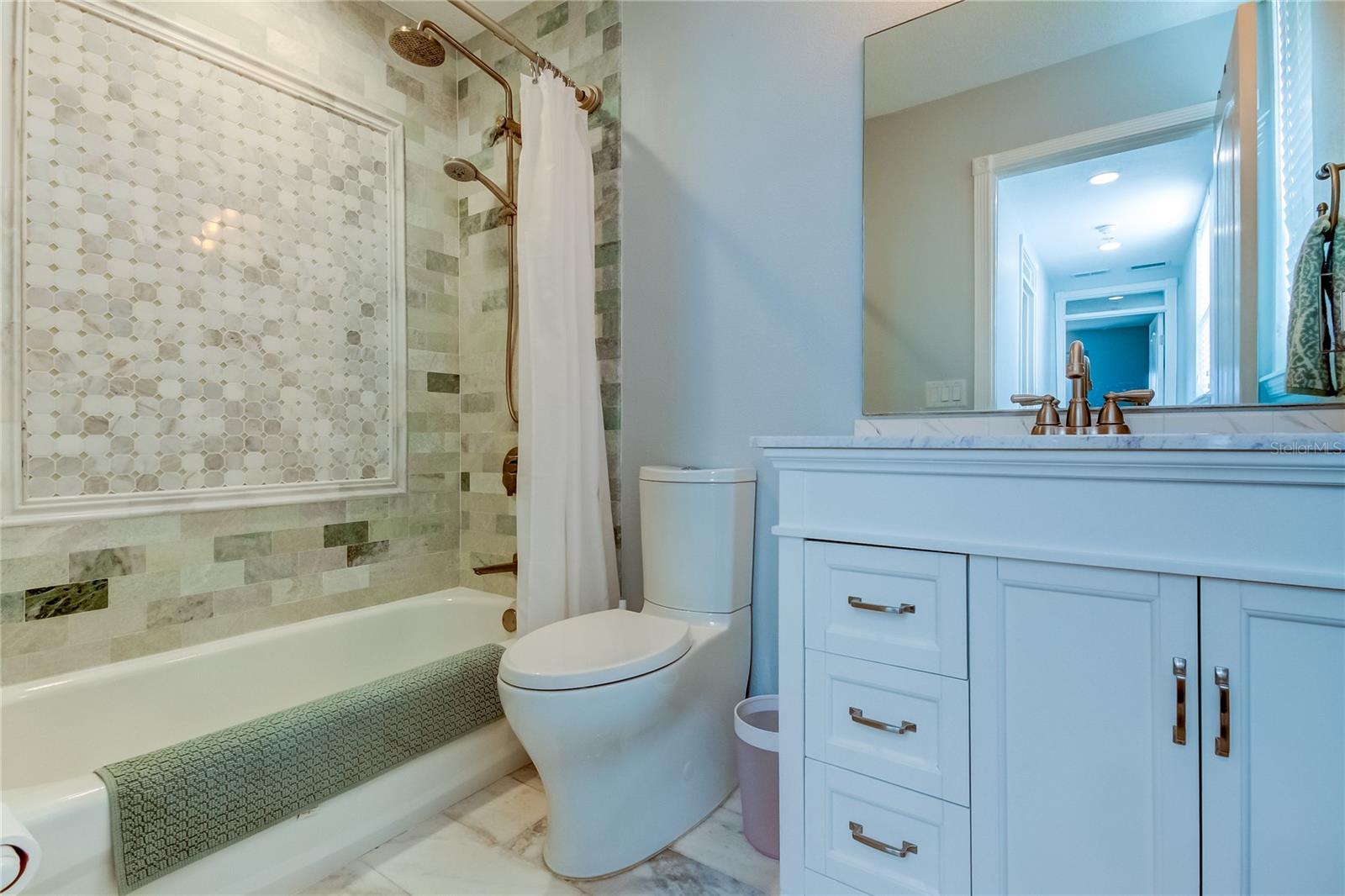 BELLA AQUA VILLAS - Residential Lease