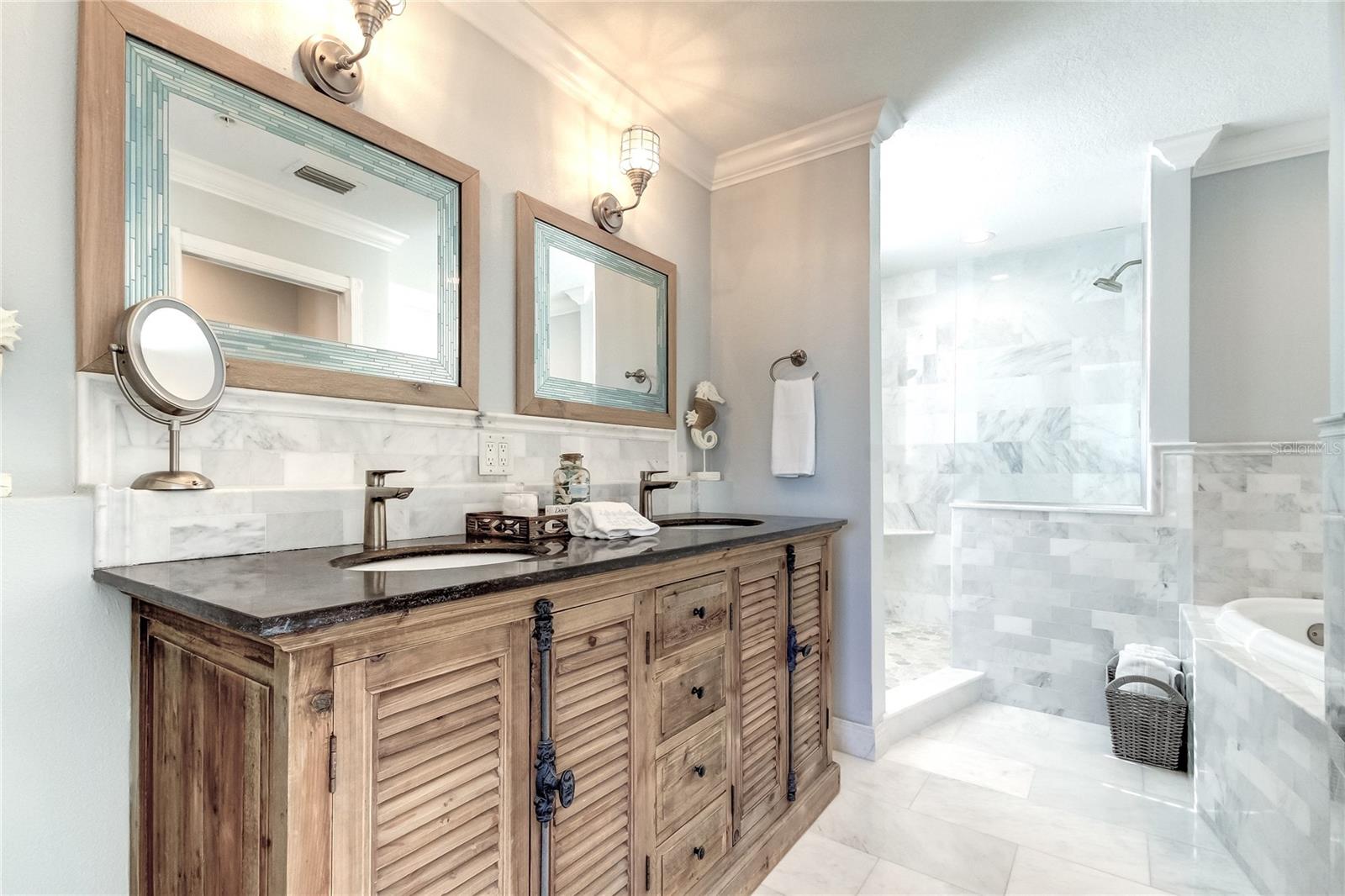 BELLA AQUA VILLAS - Residential Lease