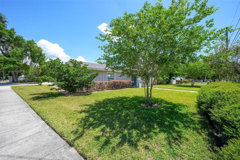 Tiny photo for 322 N Disston Avenue, Tavares, FL 32778 (MLS # G5113988)
