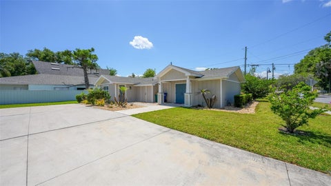 Tiny photo for 322 N Disston Avenue, Tavares, FL 32778 (MLS # G5113988)