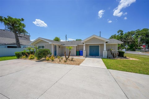 Tiny photo for 322 N Disston Avenue, Tavares, FL 32778 (MLS # G5113988)