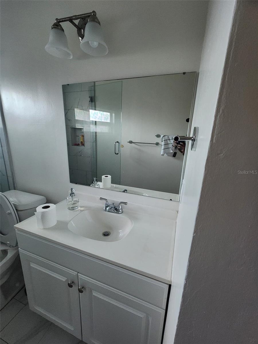 ROBINSWOOD HEIGHTS - Residential Lease