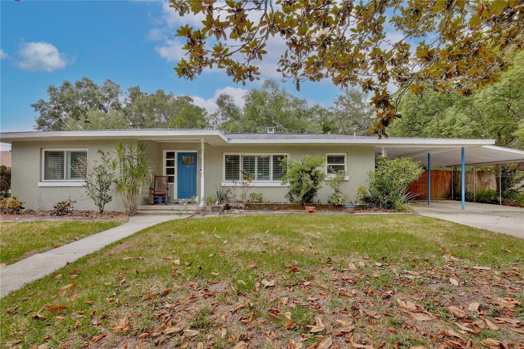 Photo of 354 Monroe Avenue, Apopka, FL 32703 (MLS # O6352316)
