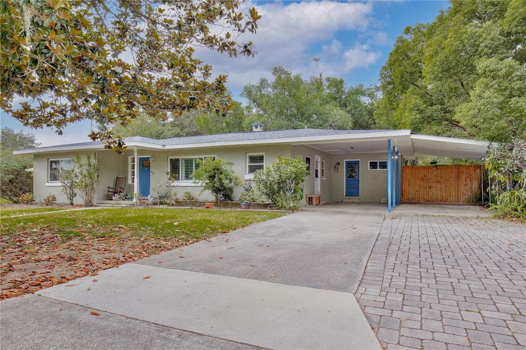 Photo of 354 Monroe Avenue, Apopka, FL 32703 (MLS # O6352316)