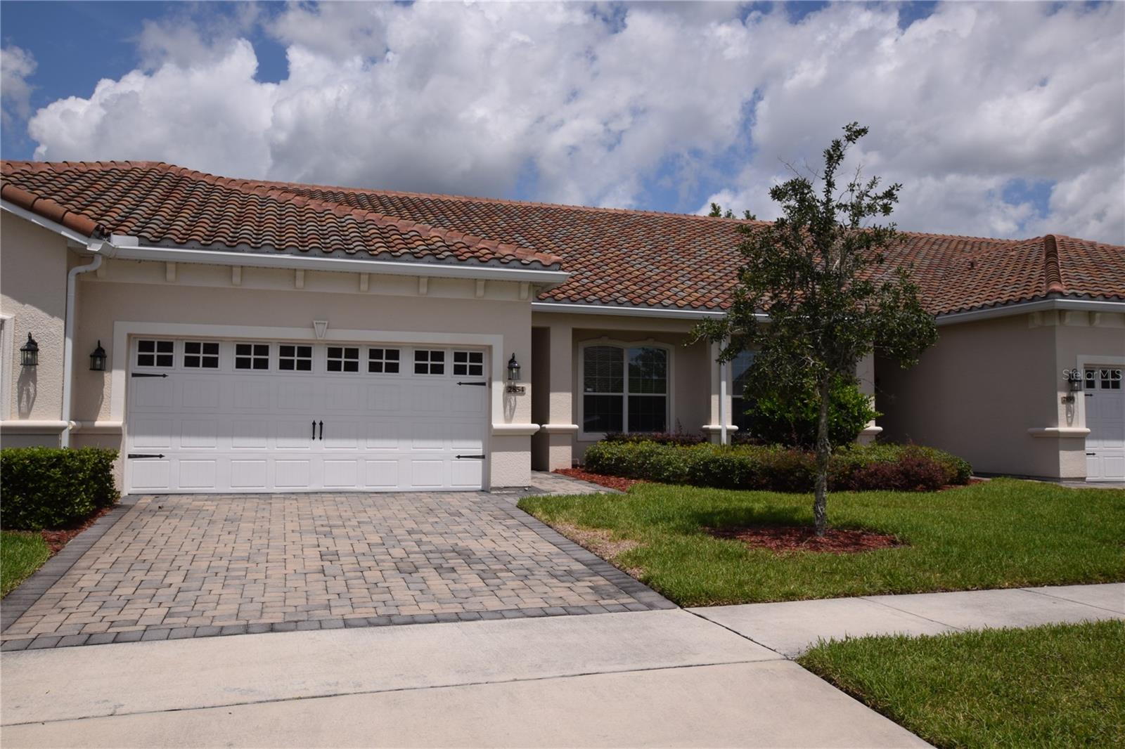 3 Bedroom, 2.5 Bath Townhome For Rent in Kissimmee, FL 34741. This townhome has a Range, Refrigerator, D/W, Disposal, Central Heat and A/C, 2 car garage.